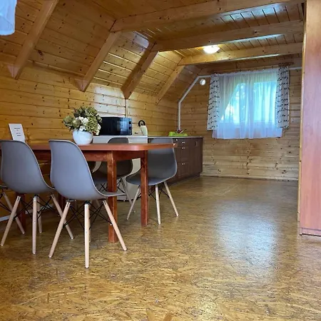 Letniskowe Ibiza Lodge