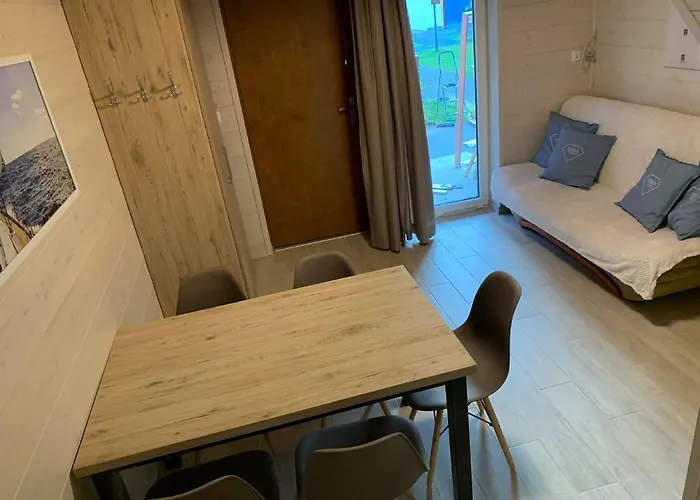 Letniskowe Ibiza Lodge *